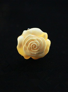 银镶全天然白蜡玫瑰花戒指