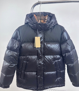 90白鹅绒黑色亮漆面字母刺绣拼接连帽羽绒服男女同款轻奢皮标徽章