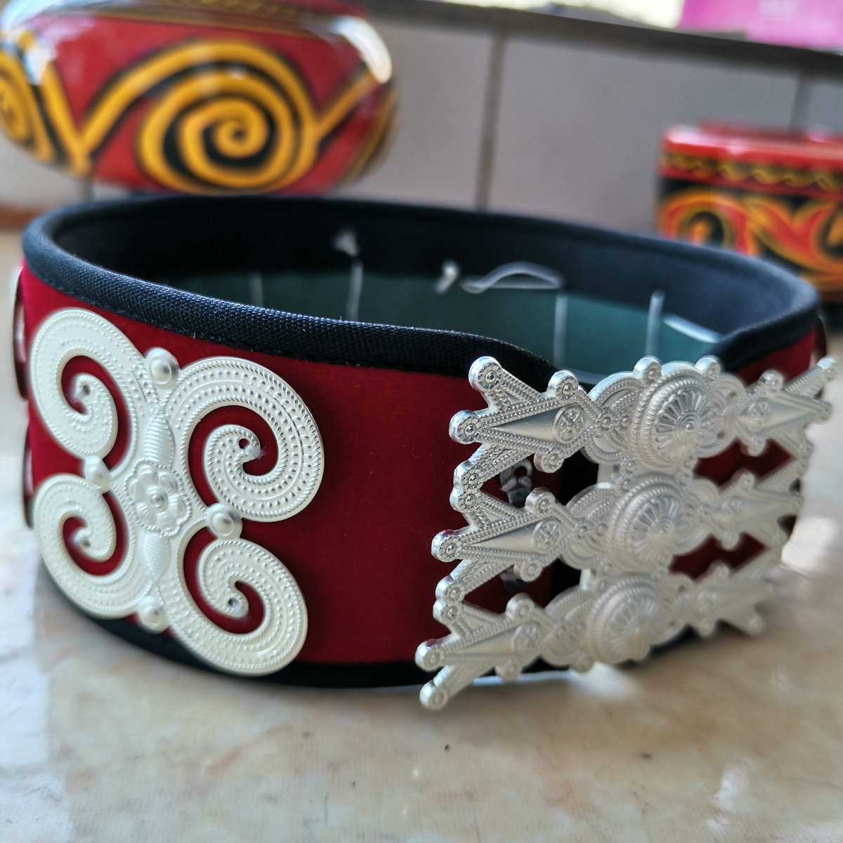 大凉山彝族领口领花衣服舞台道具