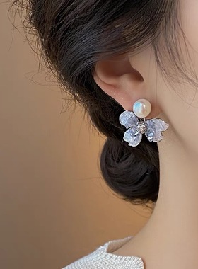 闪闪惹人爱灰色水晶花耳钉甜美清新渐变花瓣时尚邻家女减龄耳饰品
