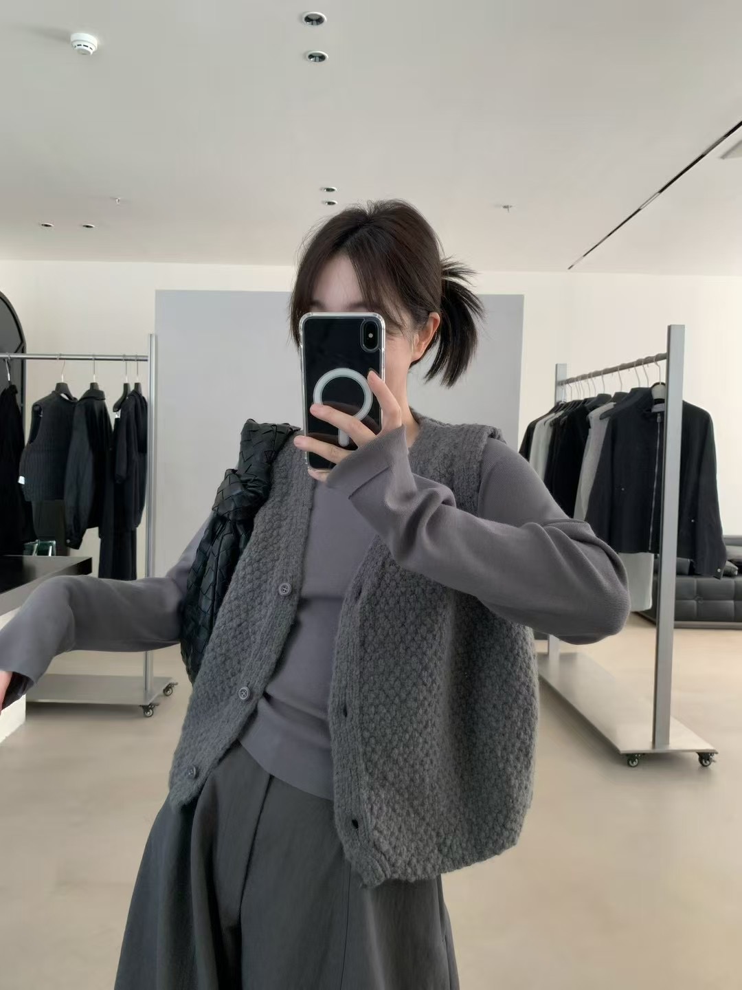 Low Flat 正品2025秋冬新款韩系V领羊毛马甲