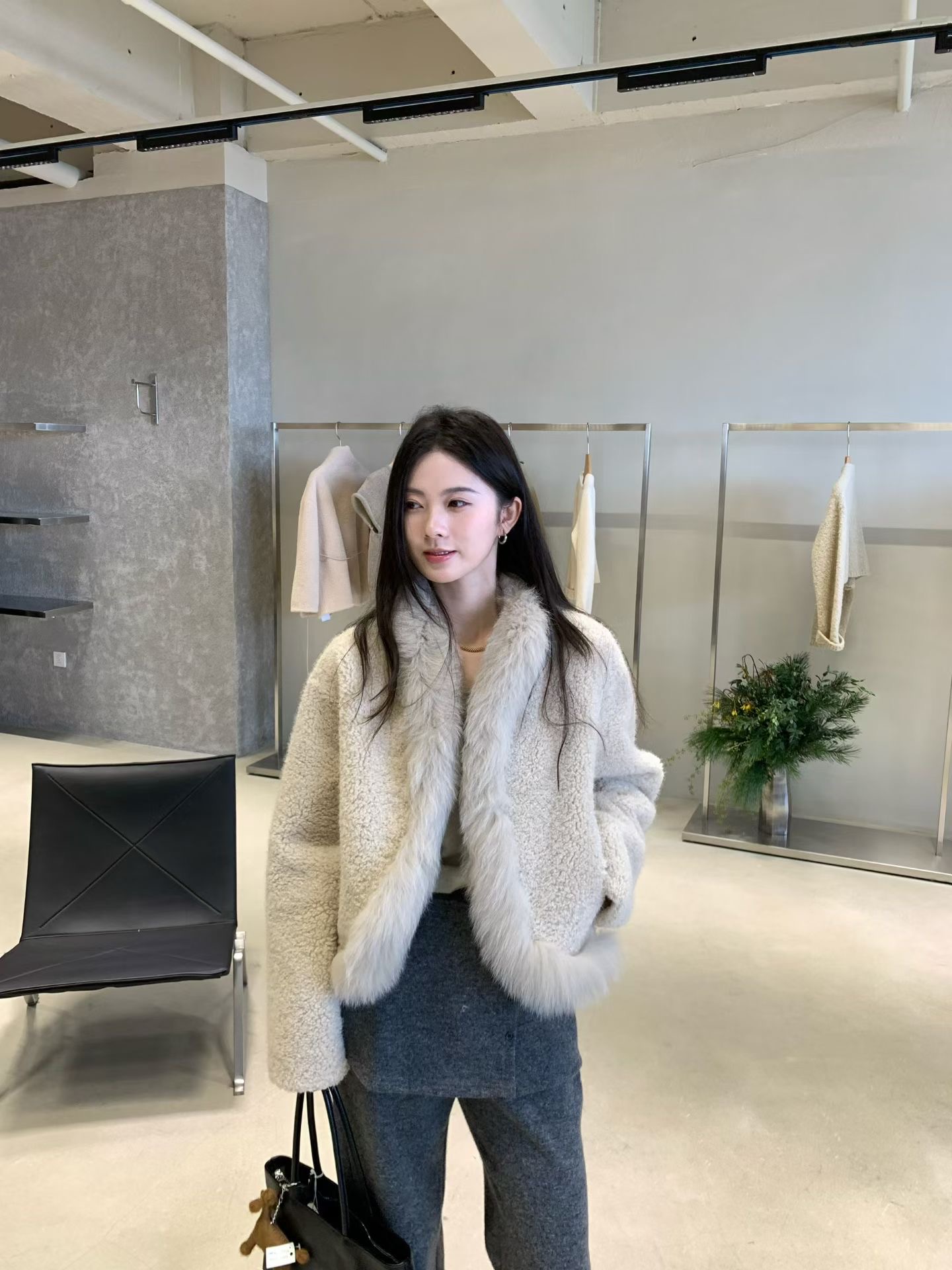 IF 2025冬季新款韩系简约百搭狐狸毛领拼接羊毛外套