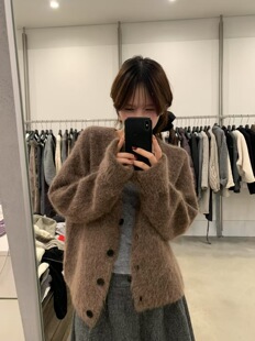 Low flat 2025冬季新款韩系简约百搭V领宽松羊毛开衫