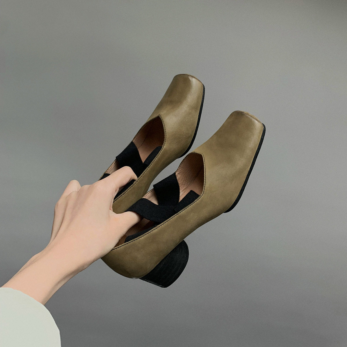 葡萄妈studiolee 高跟玛丽珍单鞋复古交叉带方头牛皮粗跟芭蕾舞鞋图片
