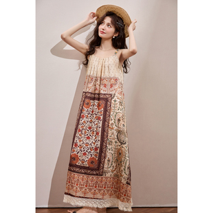 2025夏季新款休闲度假风吊带连衣裙女日常通勤复古超好看气质裙子