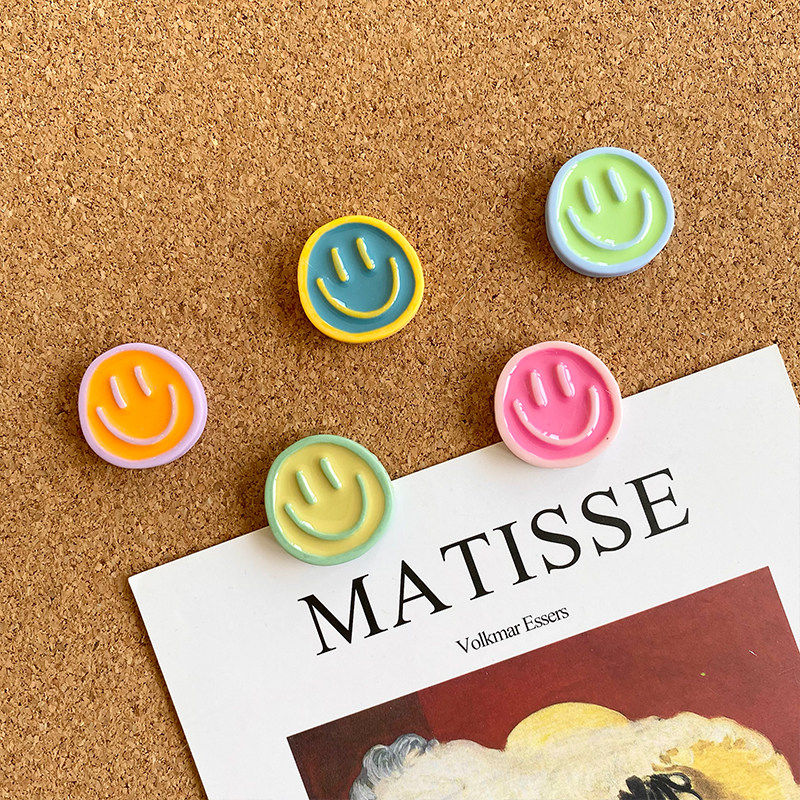 5个彩色笑脸图钉马卡龙色软木板毛毡板钉子幼儿园照片墙按钉