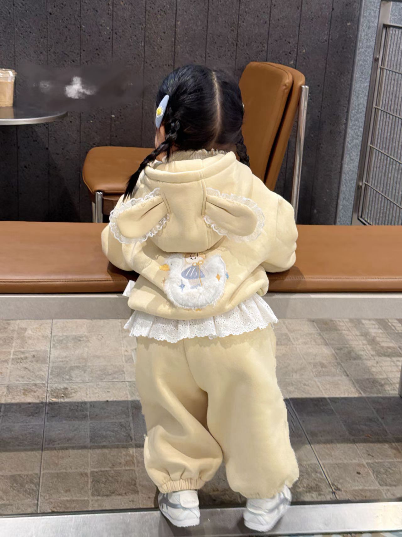 奶黄包加绒纯奥利绒复合连帽耳朵外套屁帘子套装两件套冬款加绒