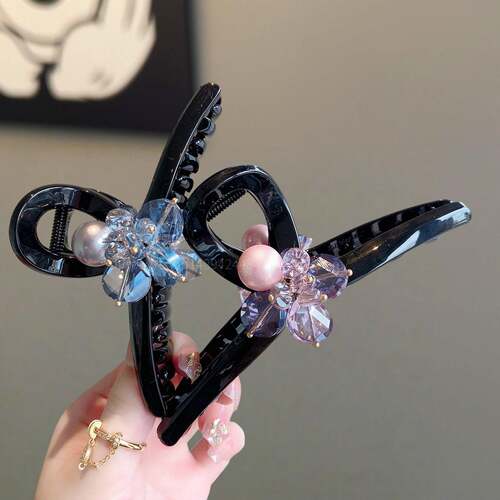 高级感水晶珍珠花朵抓夹后脑勺