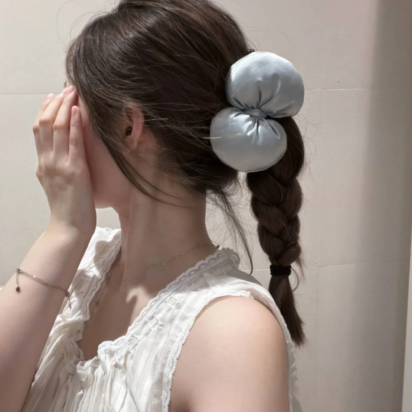 韩系甜美充棉缎面结香蕉夹竖夹