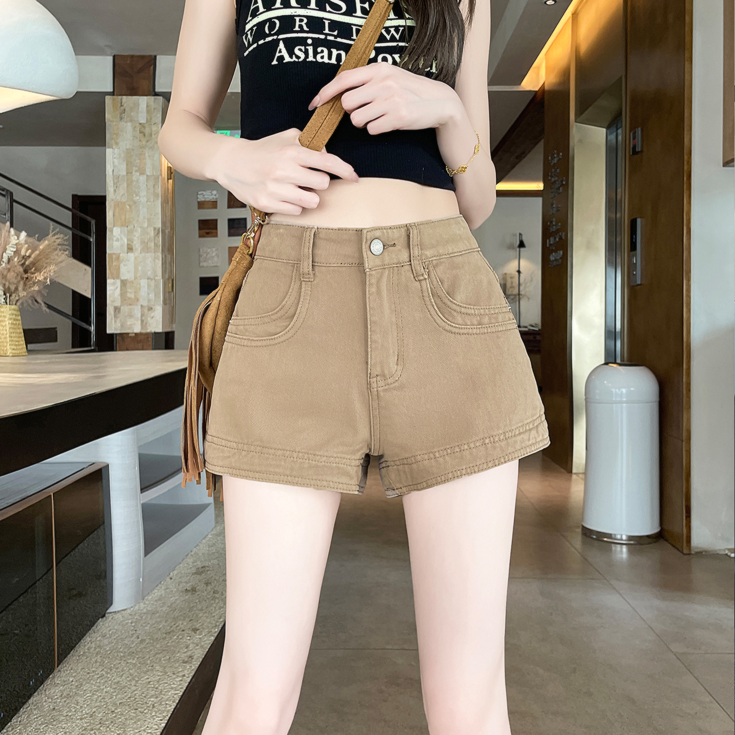 卡其色双口袋牛仔短裤女2025新款