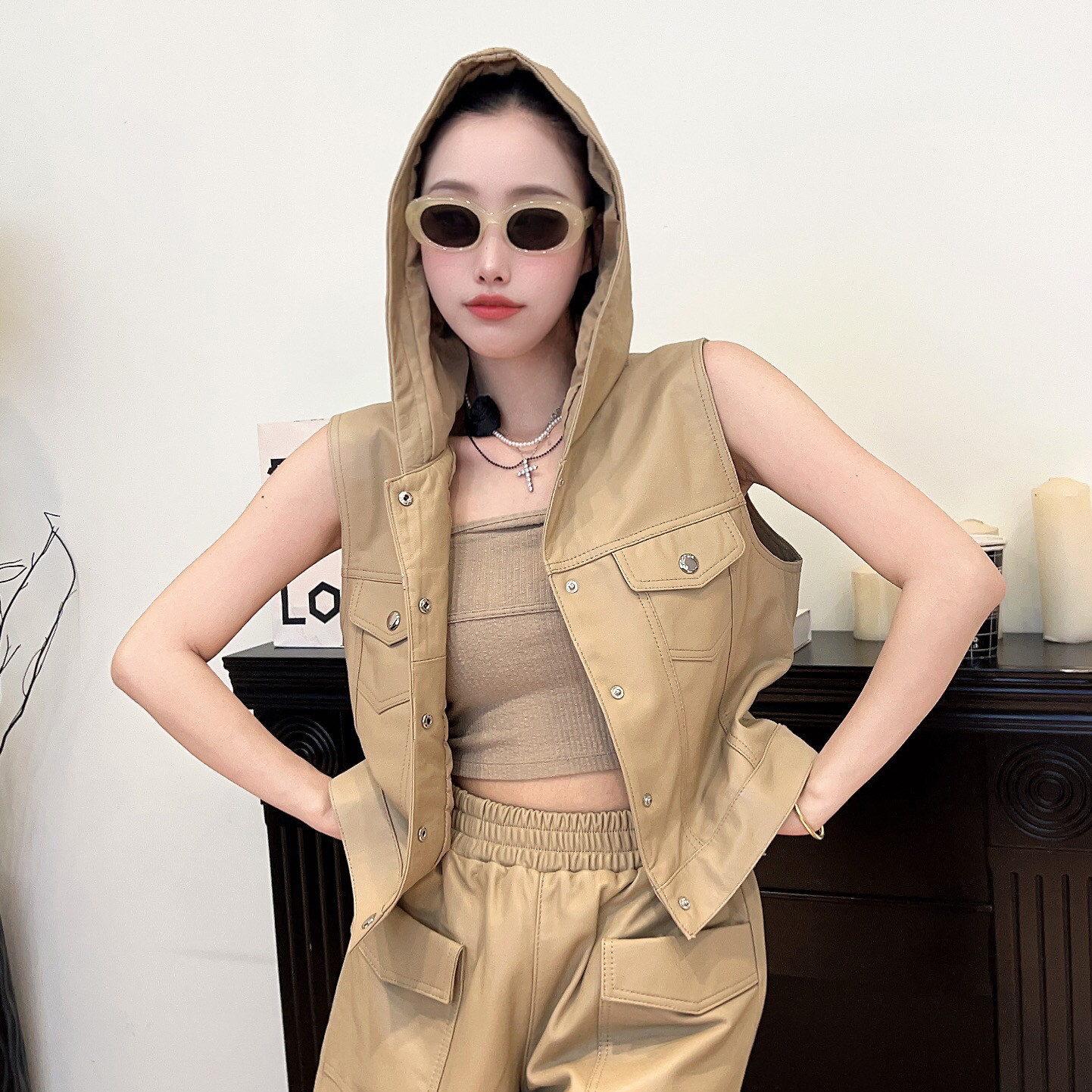 真皮连帽马甲女短款机车风潮马夹