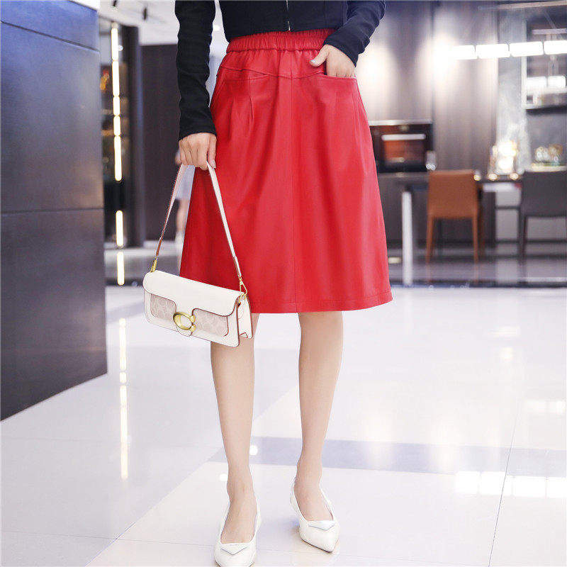 半身裙女2025秋冬季新款绵羊皮红色皮裙真皮过膝中裙松紧腰A字裙