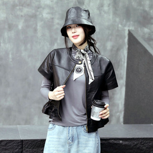 2025年秋季新款真皮皮衣女短款绵羊皮圆领短袖上衣黑色木耳边外套