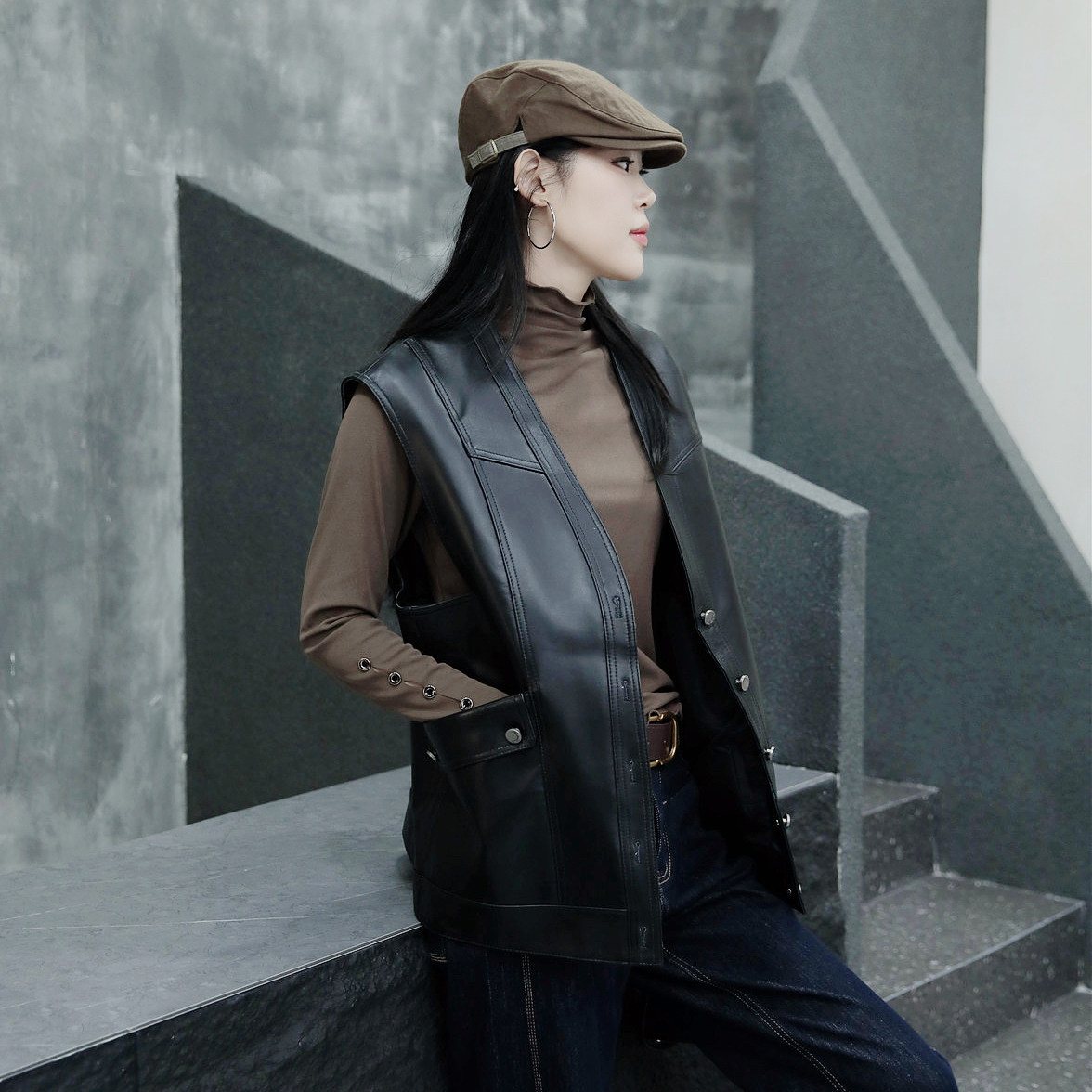 真皮黑色马甲女2025年春季新款