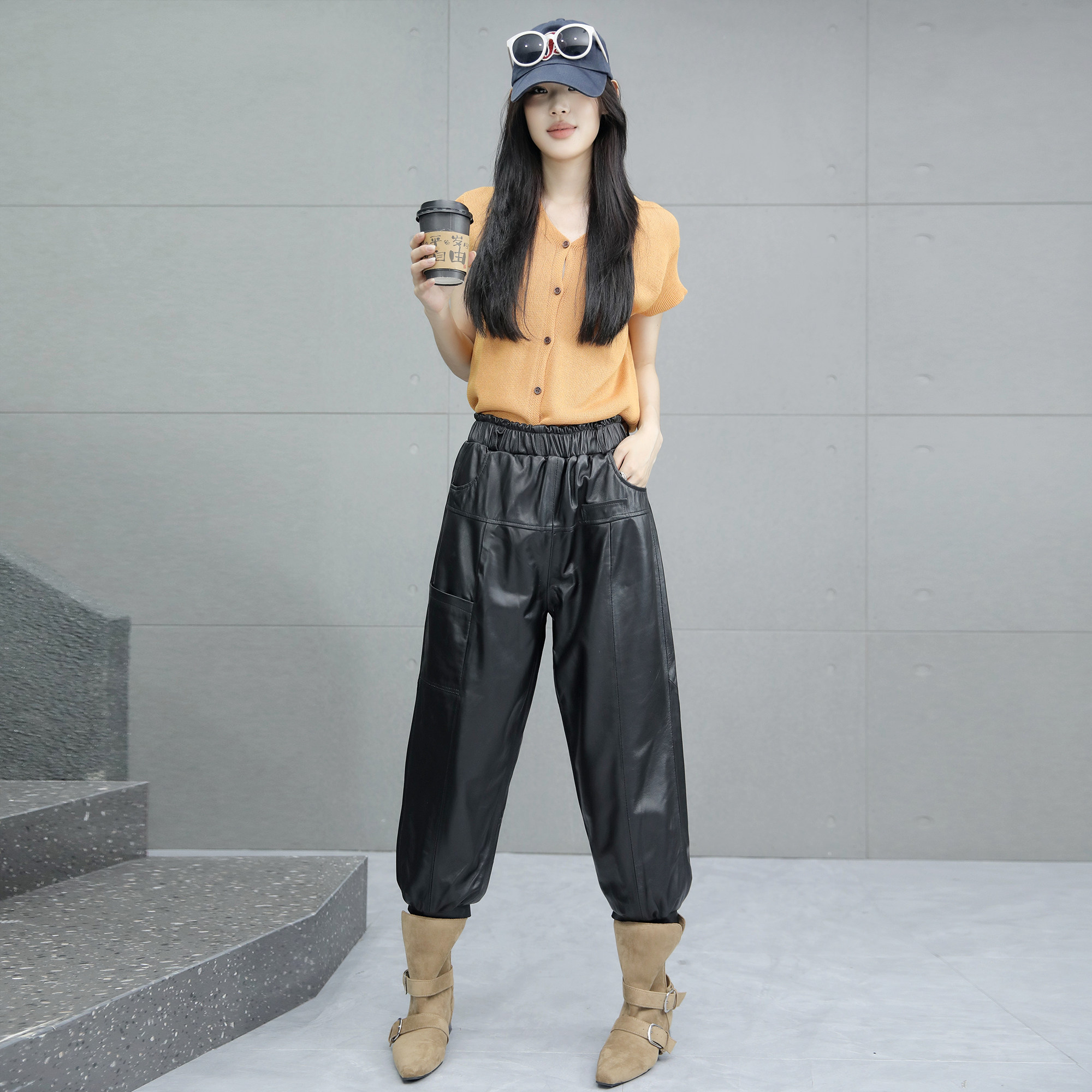 真皮皮裤女2025秋新款绵羊皮黑色