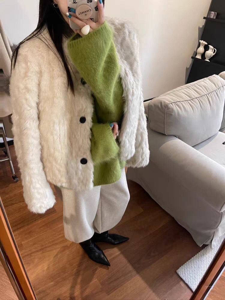 现货高品质新款小湖羊皮毛一体环保皮草外套女冬短款毛毛大衣加厚