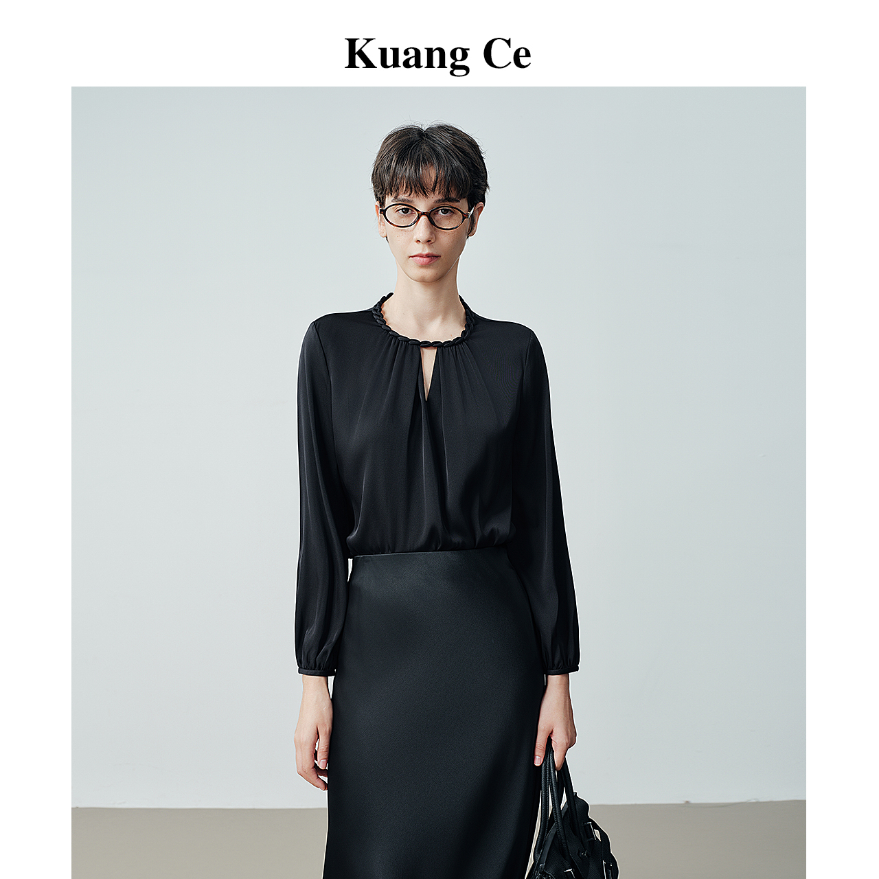 赫本风桑蚕丝轻盈链条领开叉衬衫