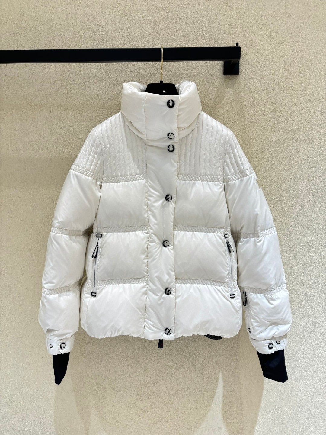 2025早春新款立领拉链短款羽绒服外套女宽松显瘦百搭