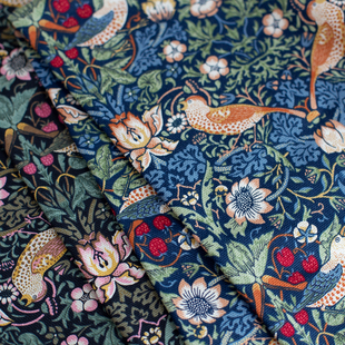 日本进口威廉莫里斯帆布面料草莓小偷手工包袋印染纯棉布料名师布