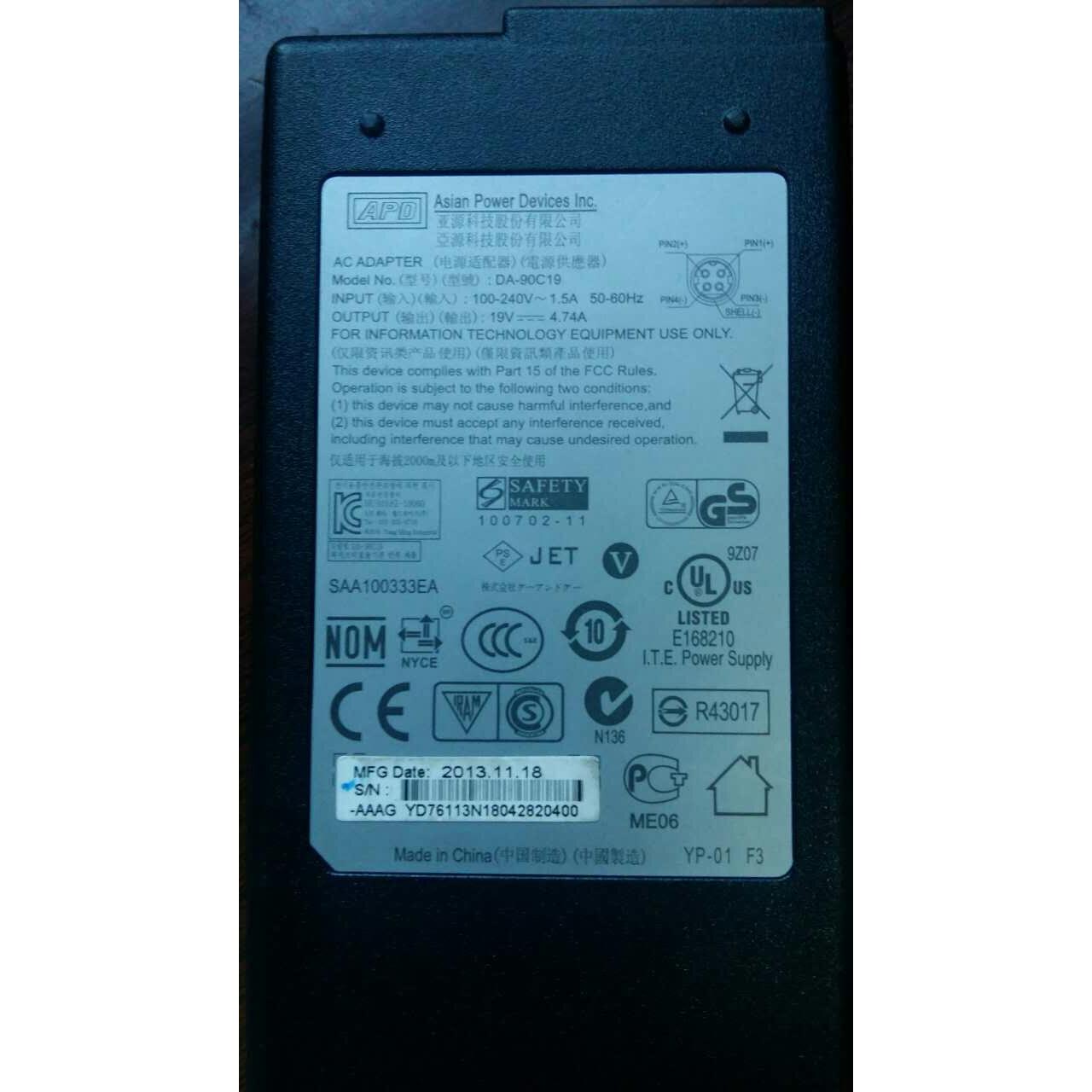 适用于亚源APD 19V4.74A 大口4针 圆口4芯 4P DA-90C19电源适配器