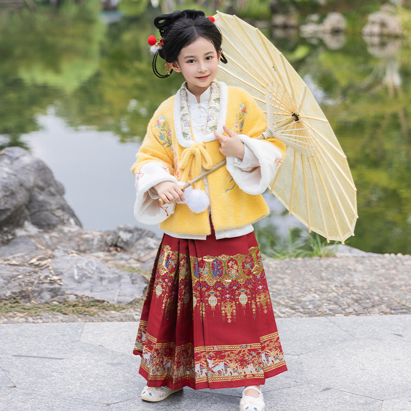 童锣湾女童冬款加厚马面裙套装