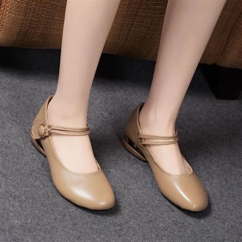 女鞋2026春秋软皮浅口软底平底妈妈新款女士皮鞋圆头休闲舒适单鞋