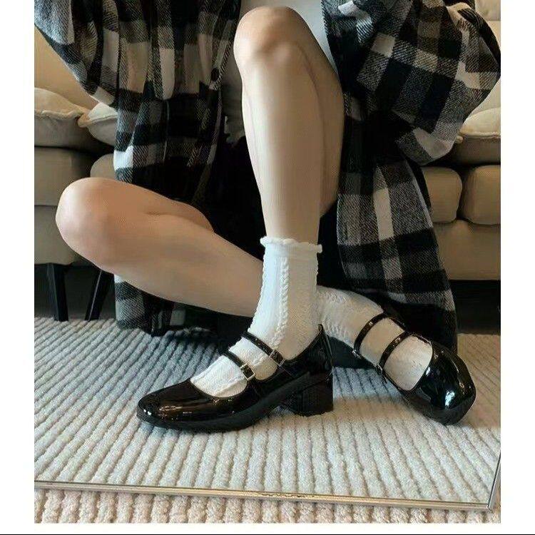 2026年新款法式银色一字扣带中跟高跟鞋女方头玛丽珍女鞋粗跟单鞋