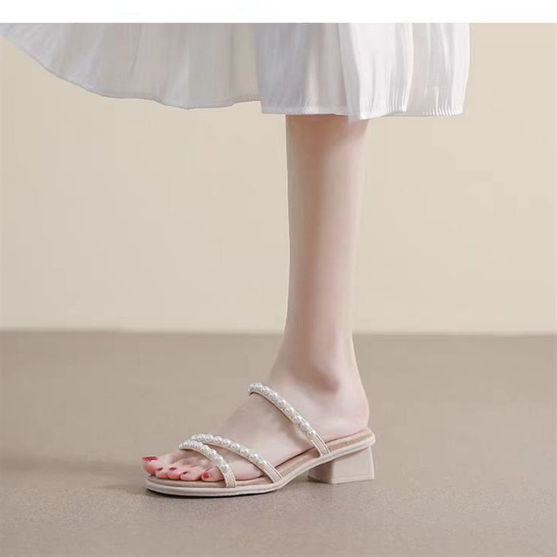 百搭裙子专用鞋拖鞋女粗跟2026新款夏季珍珠流行气质高雅百搭年轻