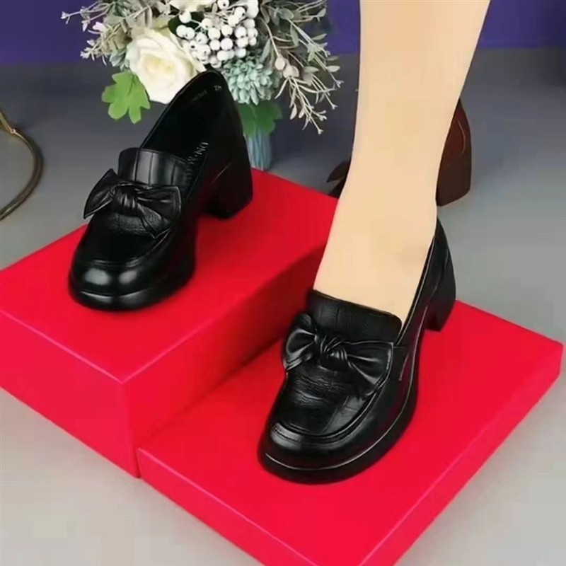 2026新款蝴蝶结春秋妈妈中年单鞋女单软底女士皮鞋中老年女鞋大码
