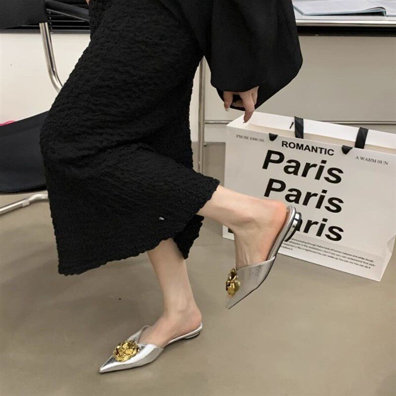2026夏季新款拖鞋女外穿低跟凉拖金属扣尖头细跟中跟包头半拖鞋女
