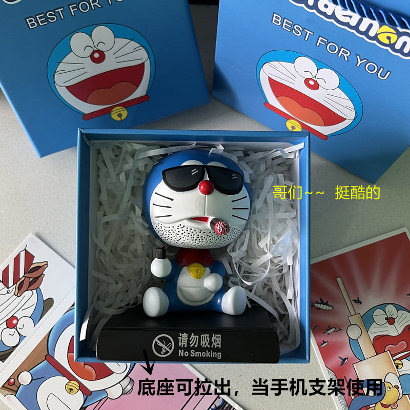 优质办公仔送哆啦a梦汽车摆件