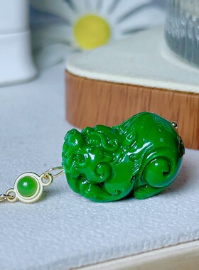 爆款满绿色貔貅招米米项链精工立体雕刻貔貅项链坠男女都可以戴