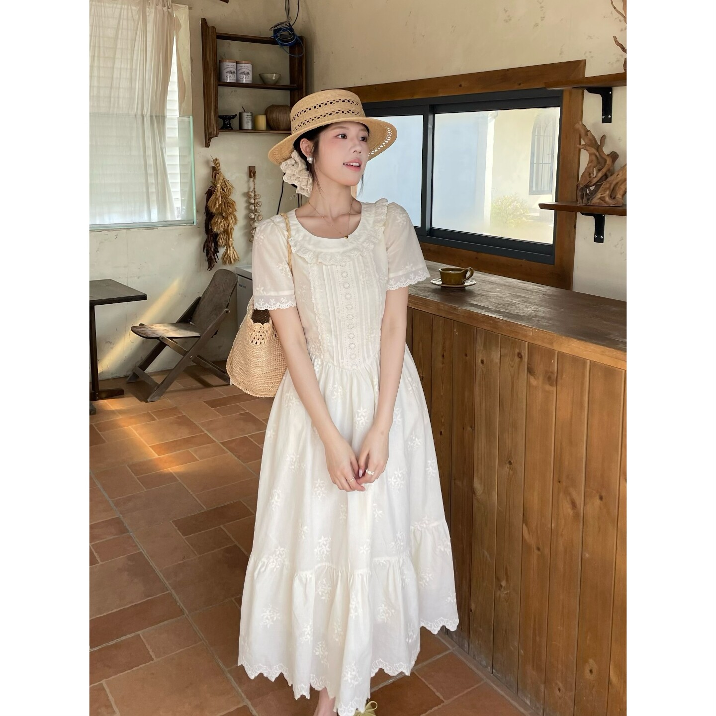 MOBAI默白【悠闲时光】法式宫廷风圆领刺绣连衣裙女收腰气质长裙