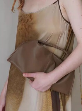 PANLULUPAN小众麂皮造型感大容量反绒牛皮超轻量流浪hobo包女包