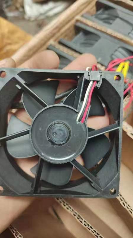 MODEL:08025VE-12P-GLD 12V DC 0.68A 8cm 8*2.5CM日本NMB风扇