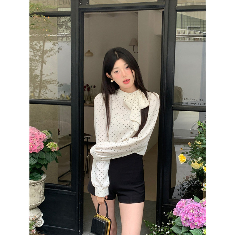 法式蝴蝶结系带波点衬衫女春秋季设计感别致休闲泡泡袖气质感上衣