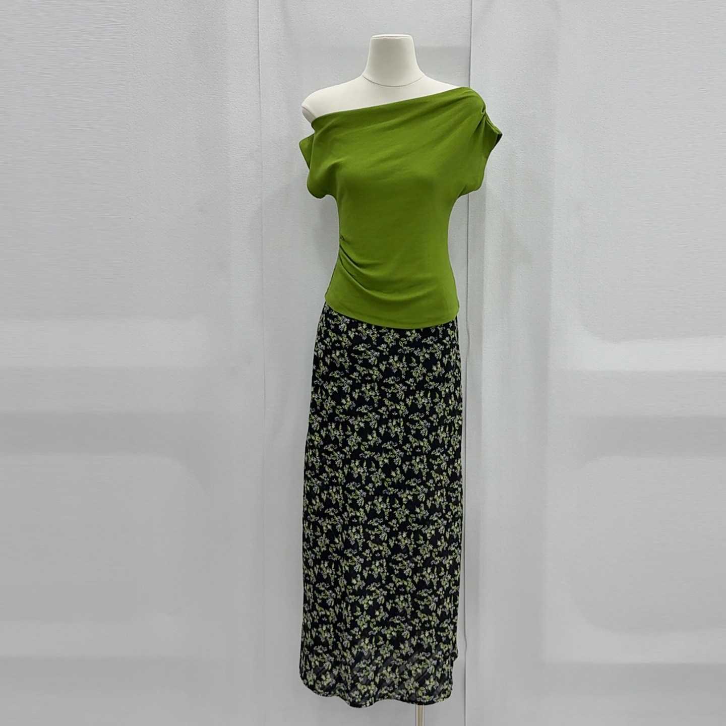 斜肩上衣+碎花半身裙女两件套夏法式气质显瘦温柔风穿搭时尚套装