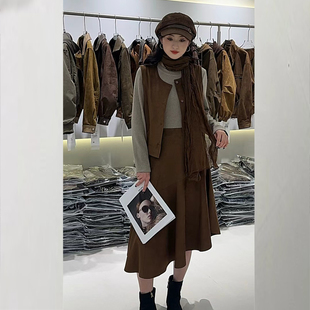 鹿皮绒马甲+打底衫+半身裙三件套女秋法式气质轻熟风穿搭时尚套装