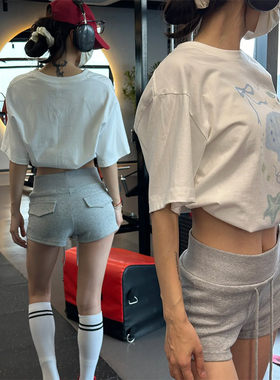 灰色辣妹运动短裤女夏季2026新款小个子抽绳瑜伽包臀显瘦低腰热裤