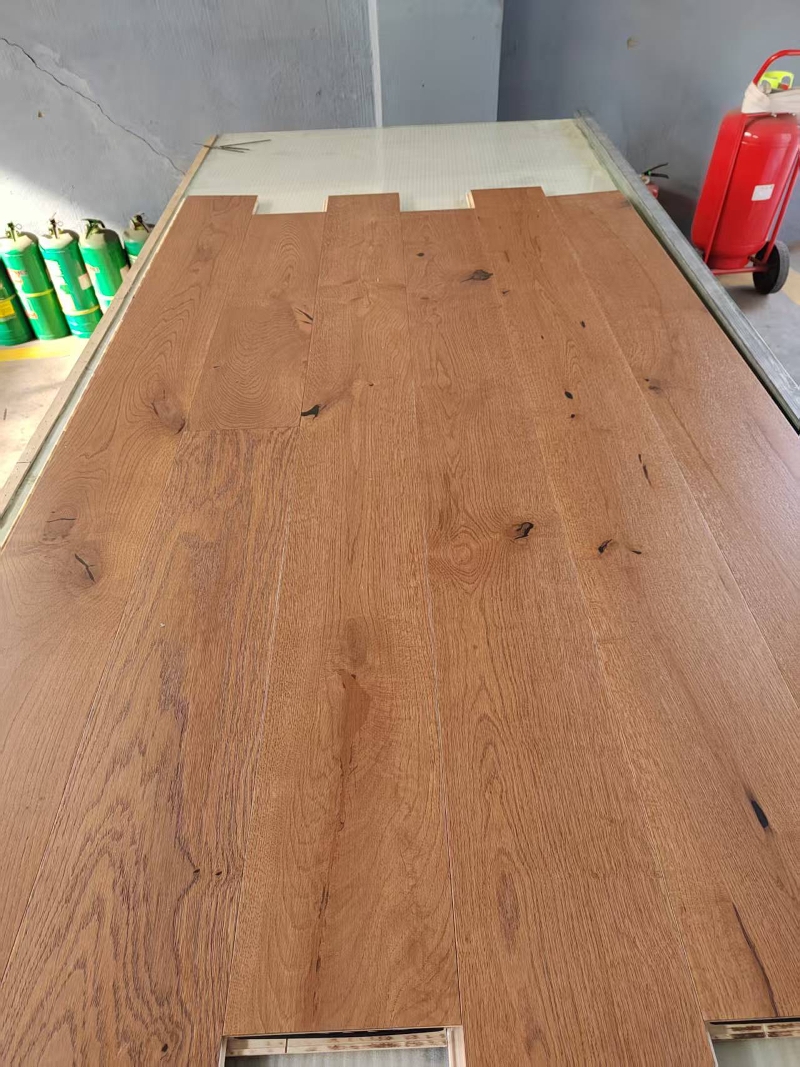 Enf环保纯三层实木地板橡木表皮3防水耐磨锁扣中古风地热地板14厚