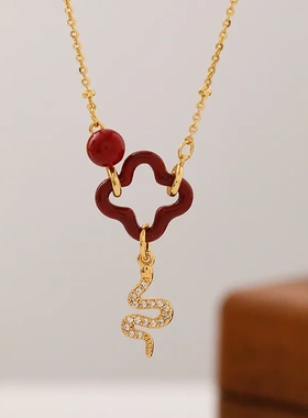 原创蛇年新款滴油红色四叶草灵蛇项链女高级感时尚精致流苏锁骨链
