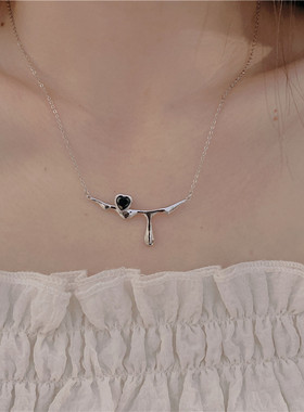 欧美小众设计感黑色爱心熔岩项链女冷淡风个性简约百搭锁骨链