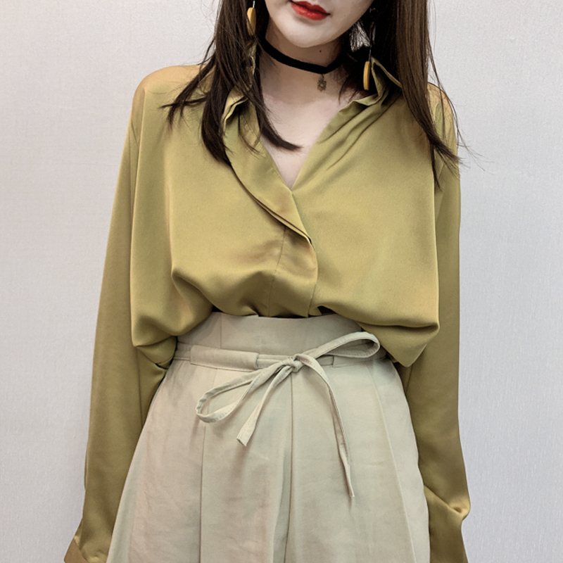Niche shirt advanced sense new womens fashion Korean butter fruit green satin shirt in 2021