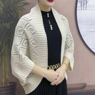2025新款开衫旗袍披肩女外搭配裙子高端春秋围巾两用保暖米色秋冬