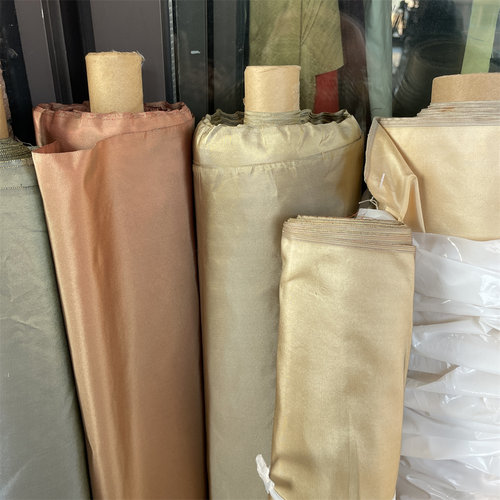 平纹真丝塔夫绸晚装礼服面料挺阔