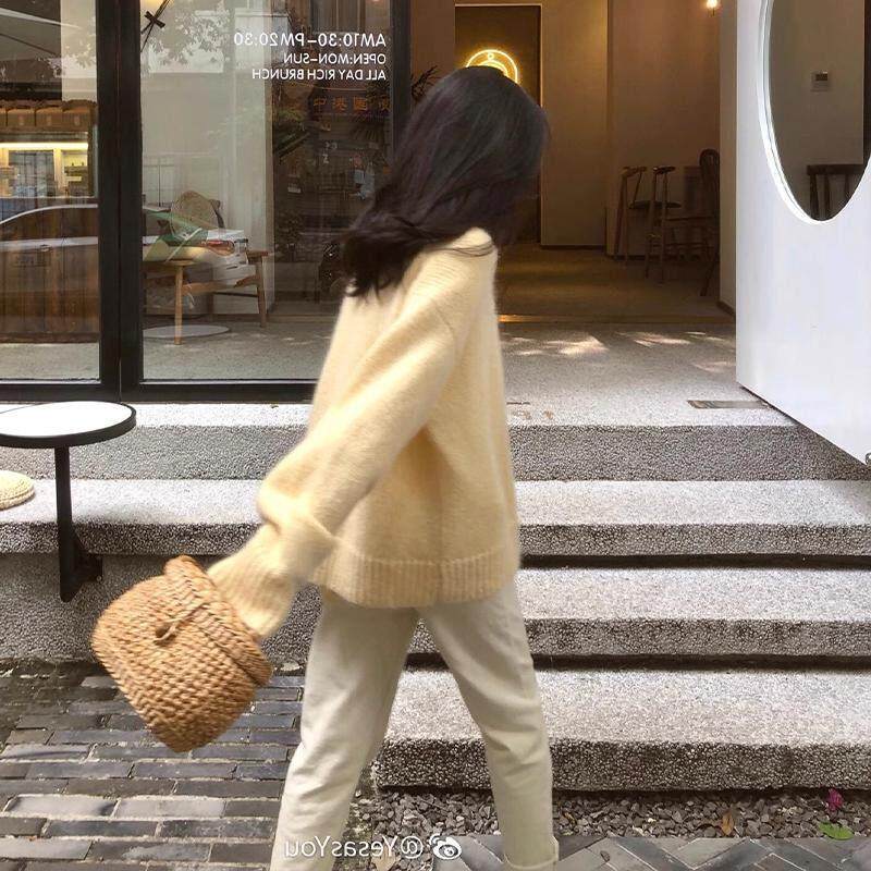 奶黄色马海毛套头毛衣女秋冬小个子宽松慵懒风针织衫加厚圆领上衣