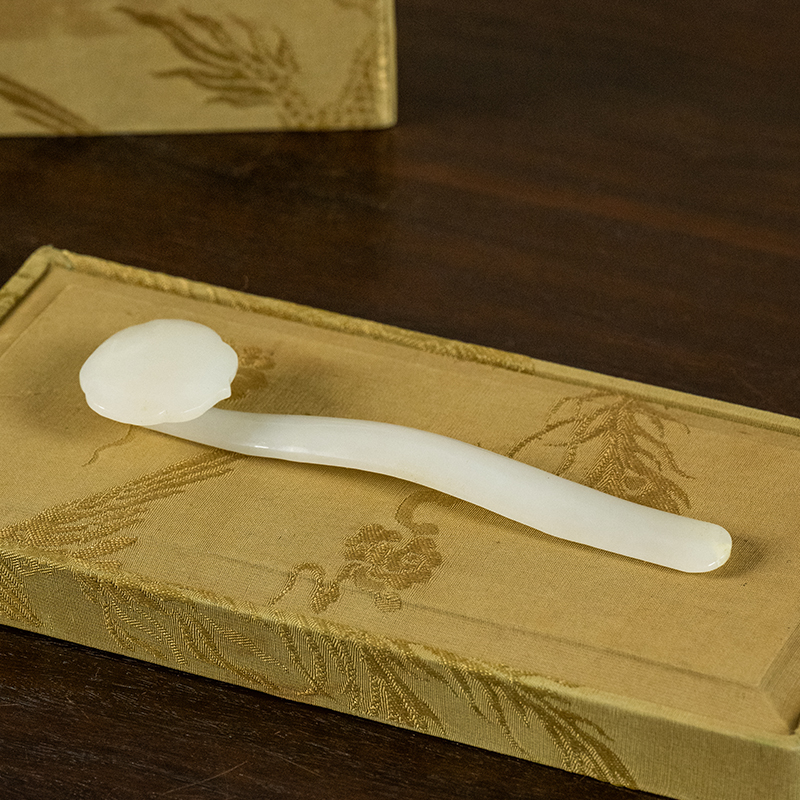 和田白玉如意招财摆件