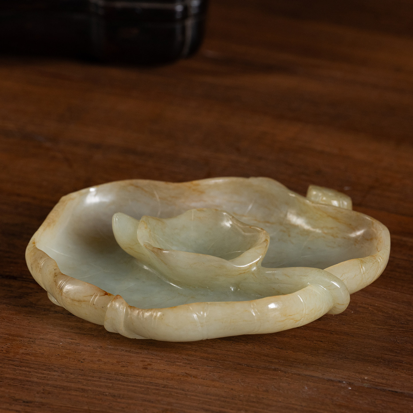 清代玉雕荷花纹笔洗古董玉器收藏真品书房摆件和田玉雕水洗132.8g