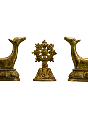 铜鎏金卧鹿及法轮一组摆件