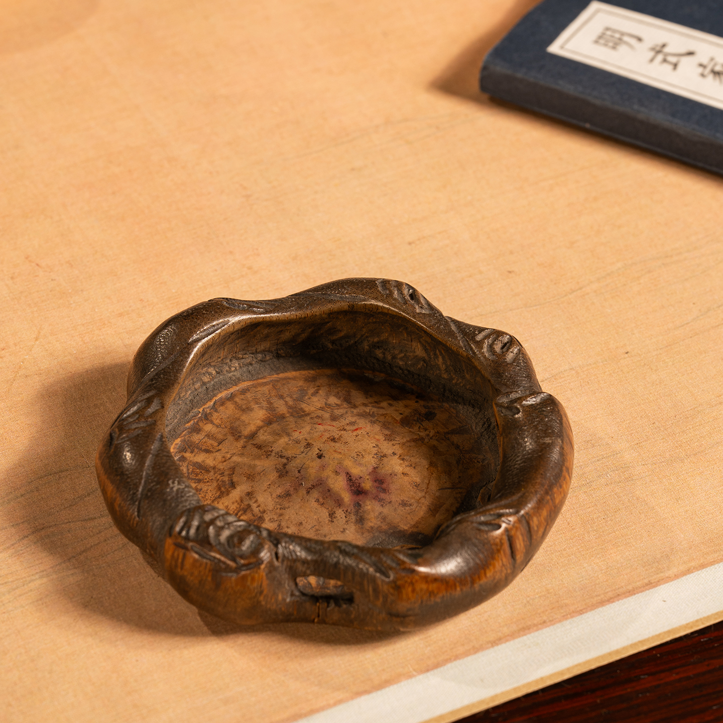 清代竹雕灵芝纹香盘摆件